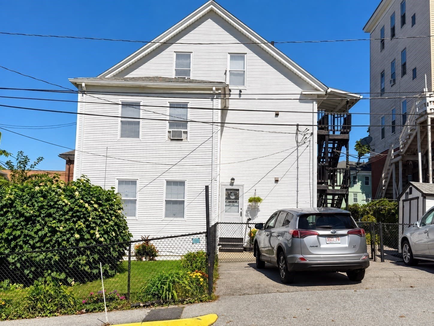 4 Family at 34 Dorchester St, Worcester MA 01610, Worcester, photo 2 of 21