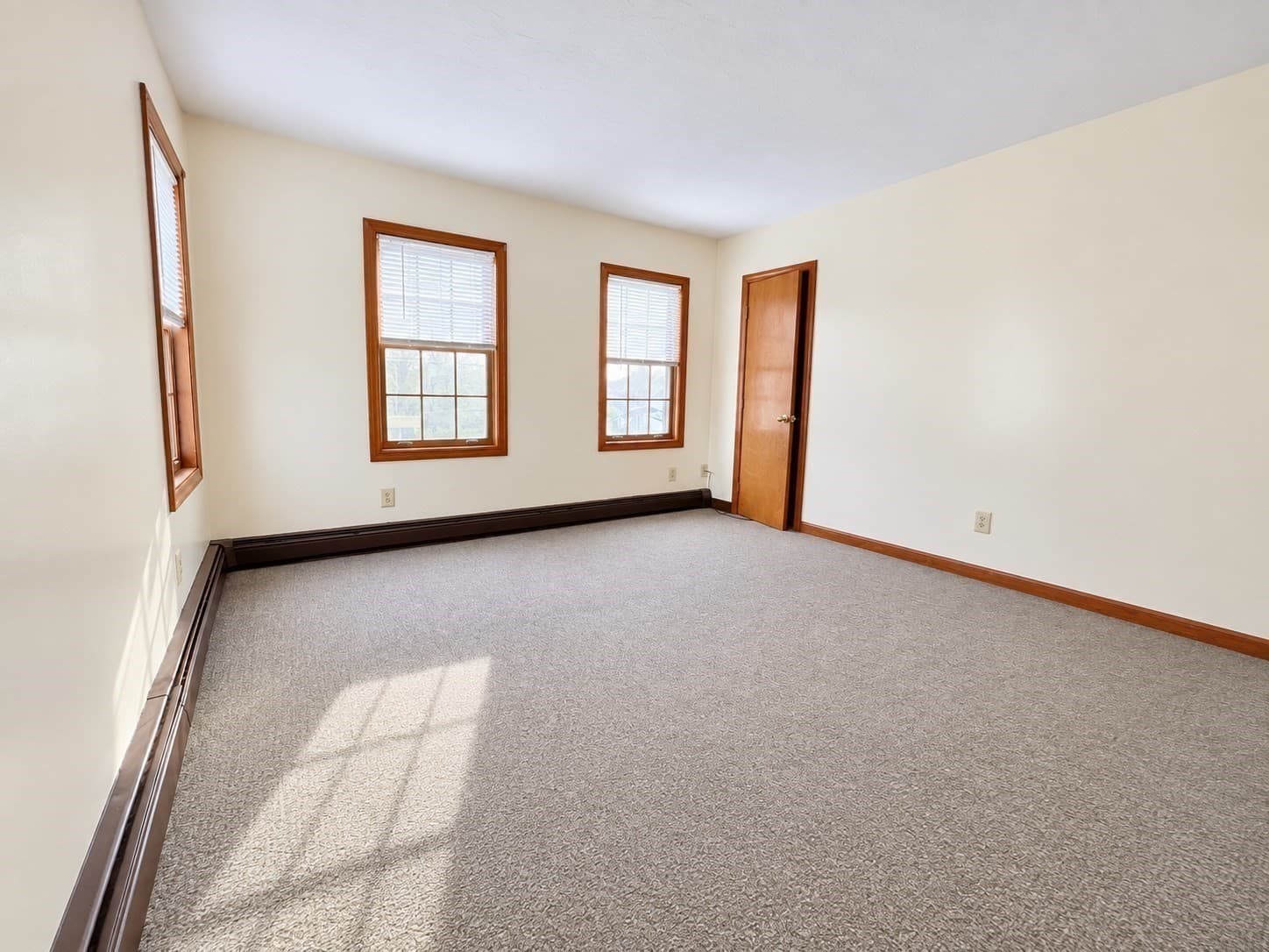 4 Family at 34 Dorchester St, Worcester MA 01610, Worcester, photo 11 of 21