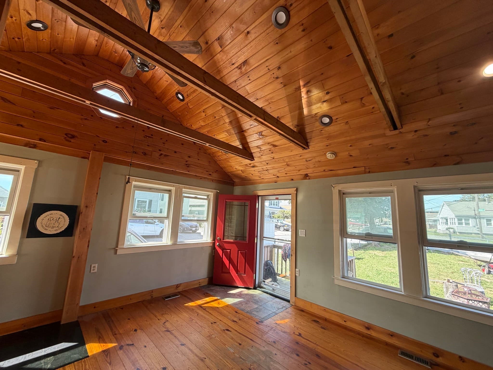 Single Family Residence at 107 Bluff Ave, Swansea MA 02777, Swansea, photo 6 of 17