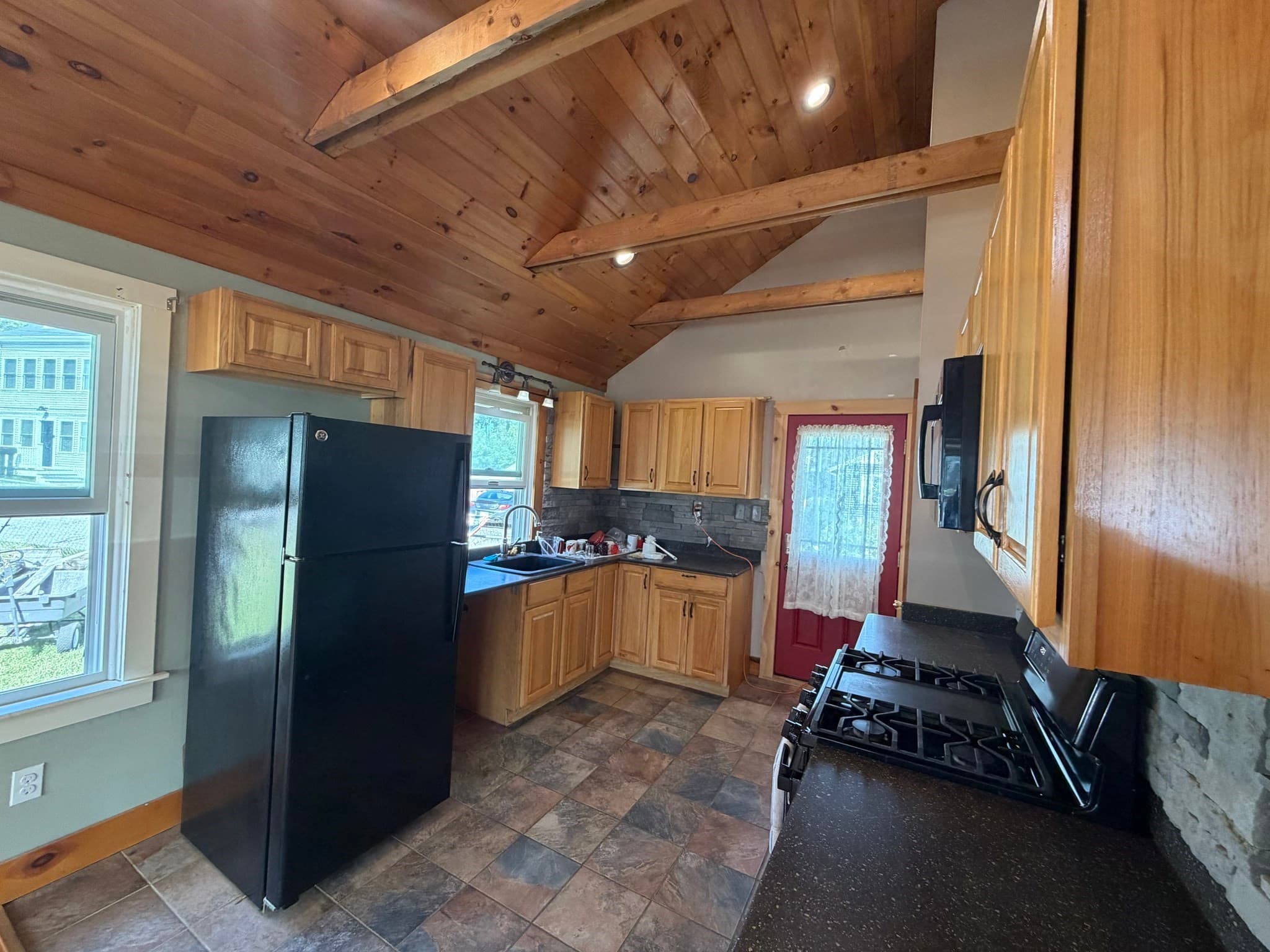 Single Family Residence at 107 Bluff Ave, Swansea MA 02777, Swansea, photo 7 of 17