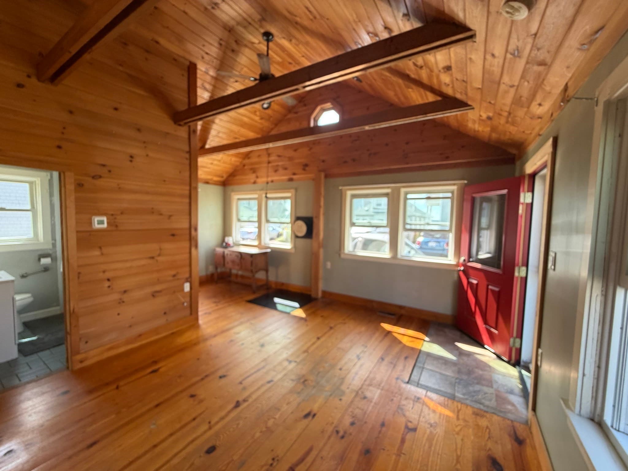 Single Family Residence at 107 Bluff Ave, Swansea MA 02777, Swansea, photo 4 of 17