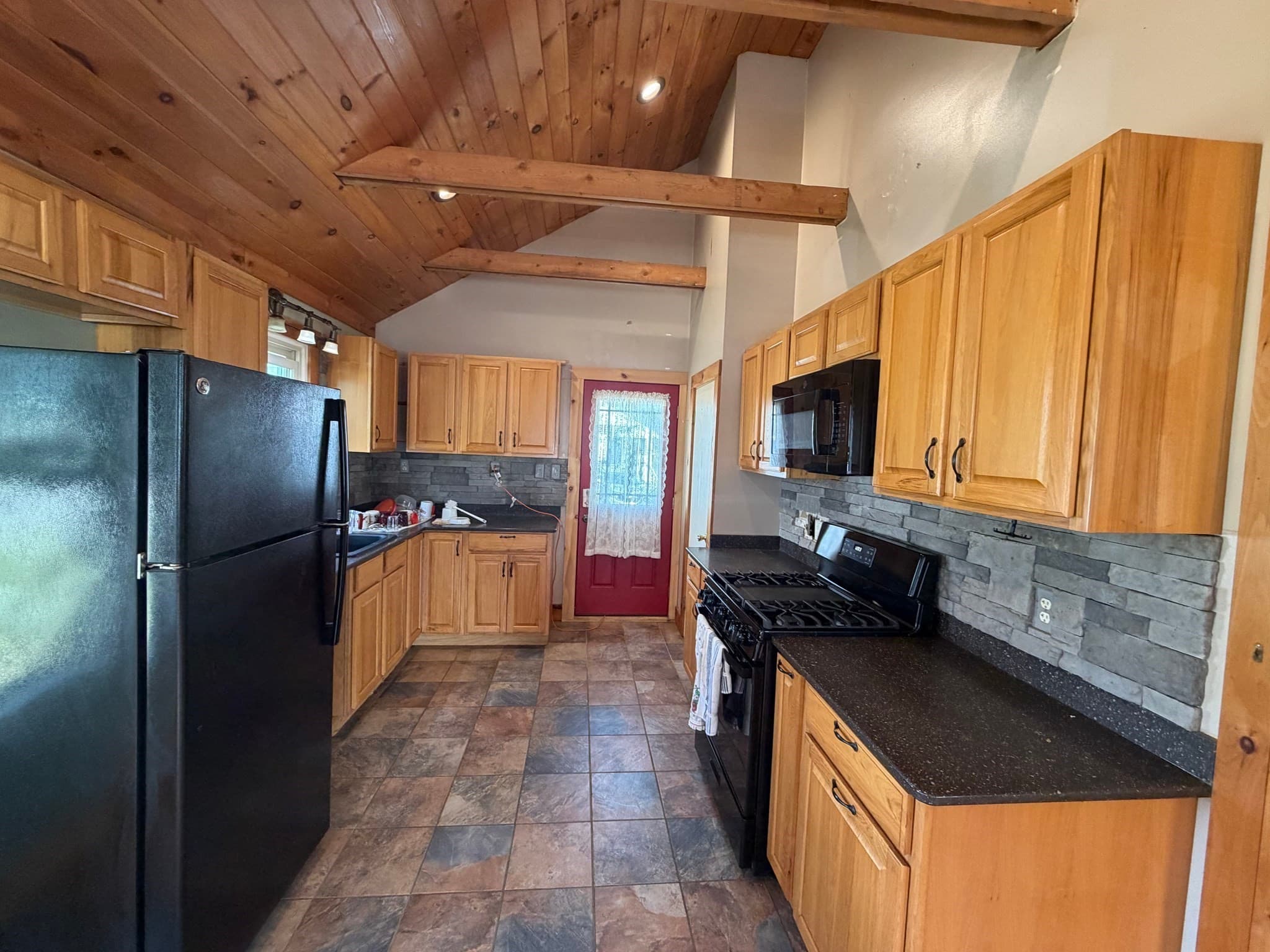 Single Family Residence at 107 Bluff Ave, Swansea MA 02777, Swansea, photo 8 of 17