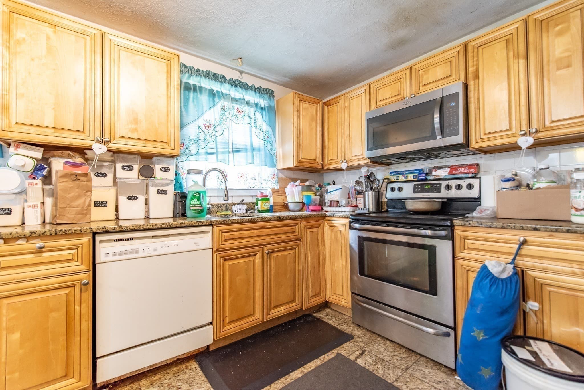 Single Family Residence at 336 Mendon Road, North Attleboro MA 02760, North Attleboro, photo 9 of 34