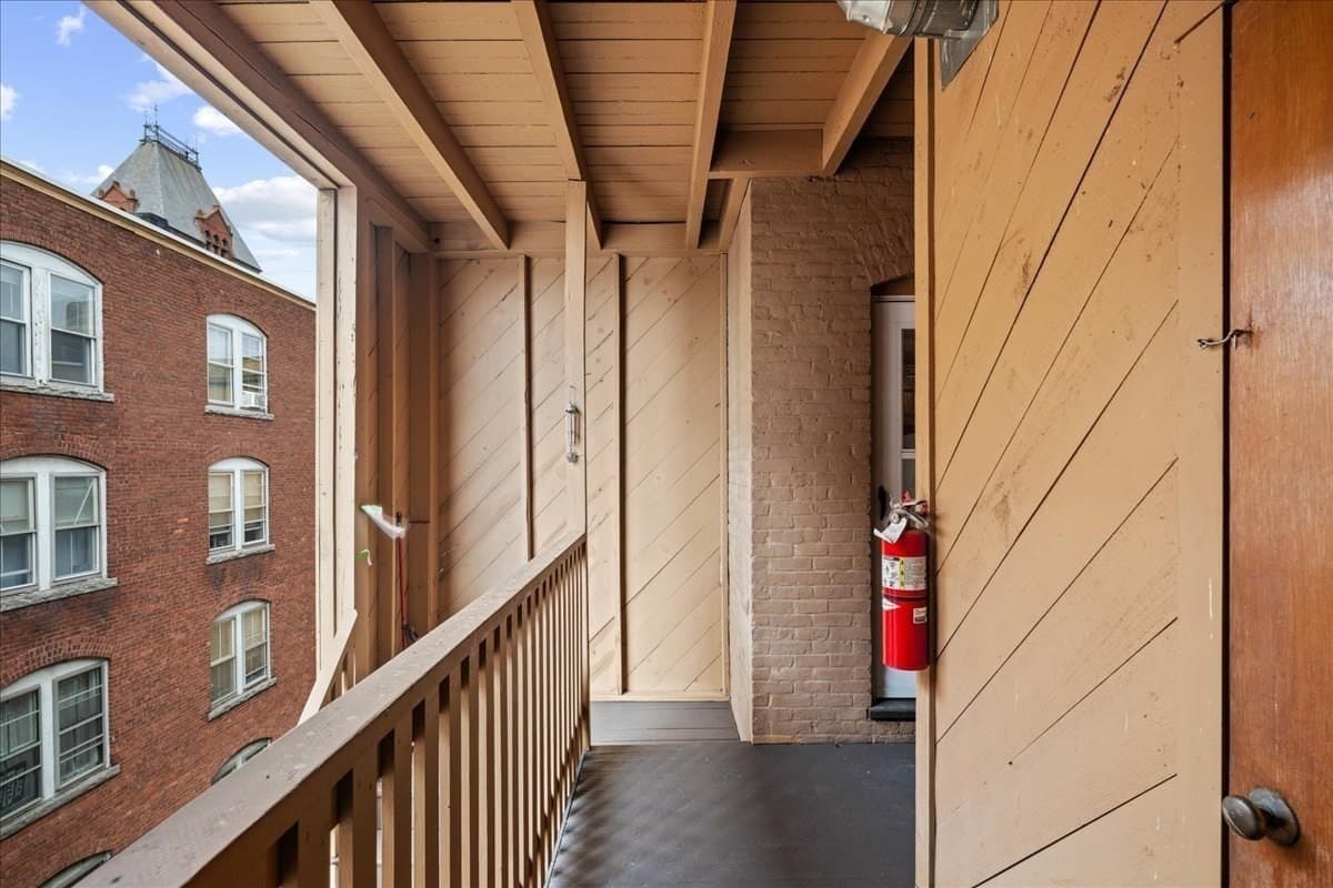 Condominium at 6 Chatham Pl # 8, Worcester MA 01609, Worcester, photo 24 of 34