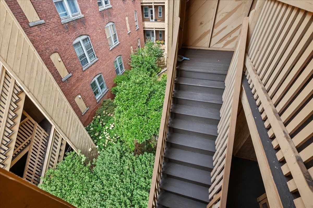 Condominium at 6 Chatham Pl # 8, Worcester MA 01609, Worcester, photo 25 of 34