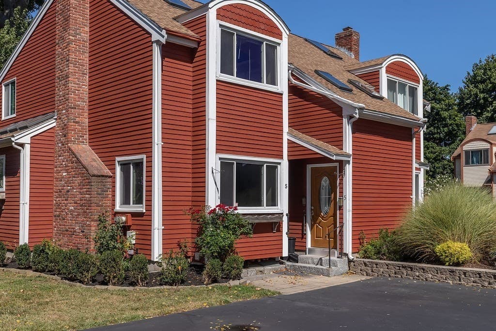 Condominium at 5 Chase Ln # 5, Lynn MA 01902, Lynn, photo 2 of 28