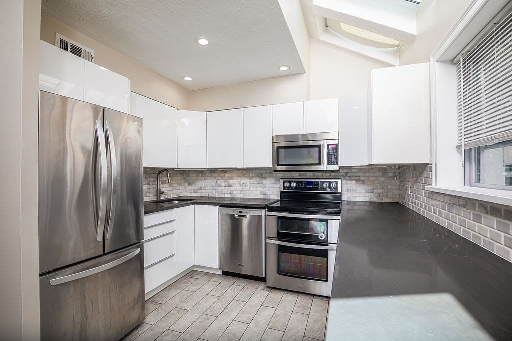 Condominium at 5 Chase Ln # 5, Lynn MA 01902, Lynn, photo 13 of 28
