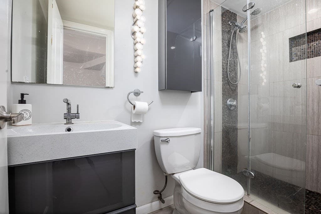 Condominium at 5 Chase Ln # 5, Lynn MA 01902, Lynn, photo 9 of 28