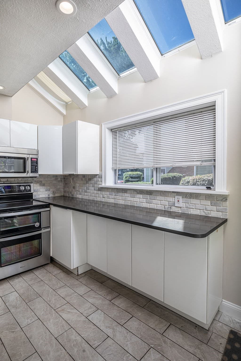 Condominium at 5 Chase Ln # 5, Lynn MA 01902, Lynn, photo 14 of 28