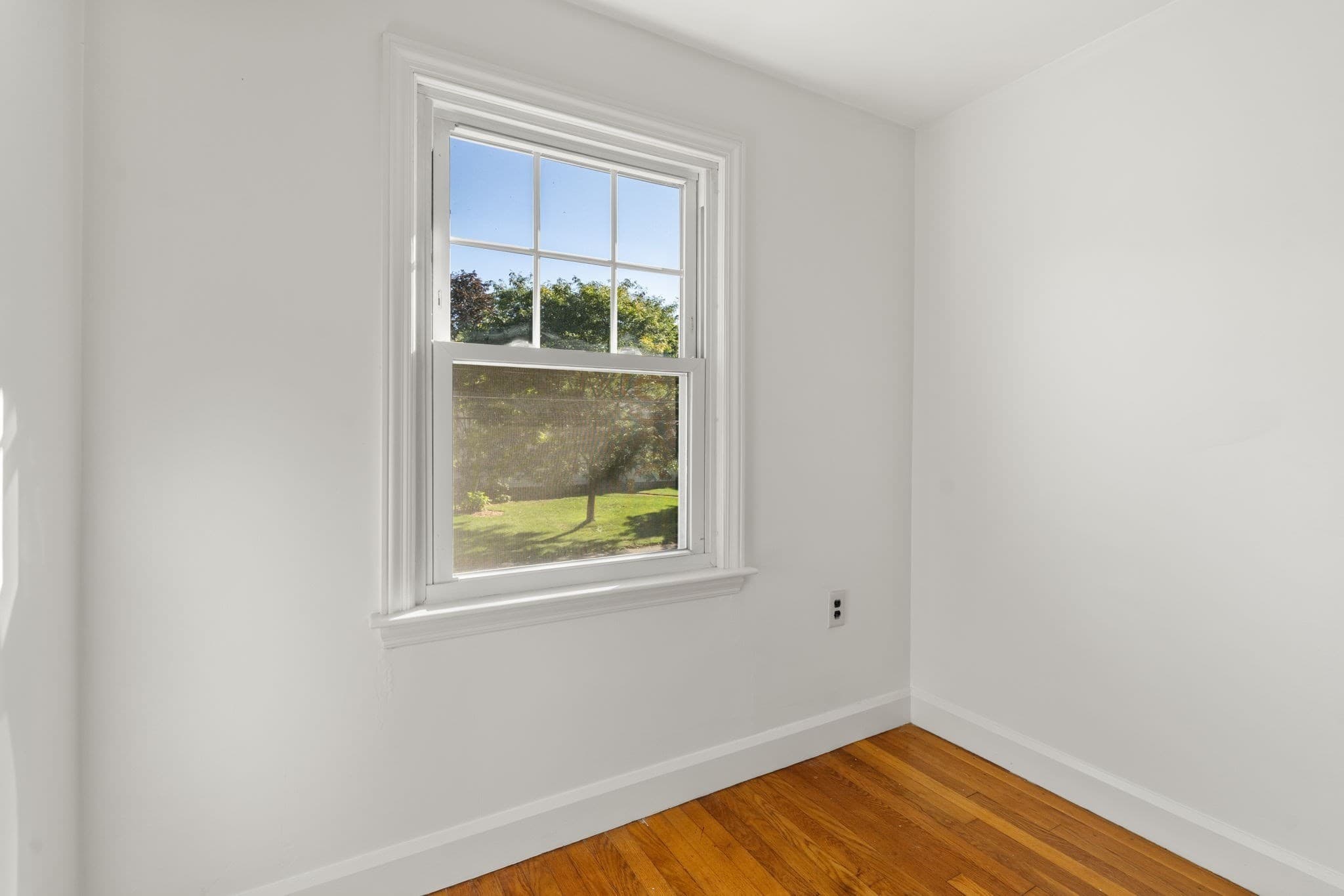 Single Family Residence at 5 Lowell Ave, Holden MA 01520, Holden, photo 13 of 18