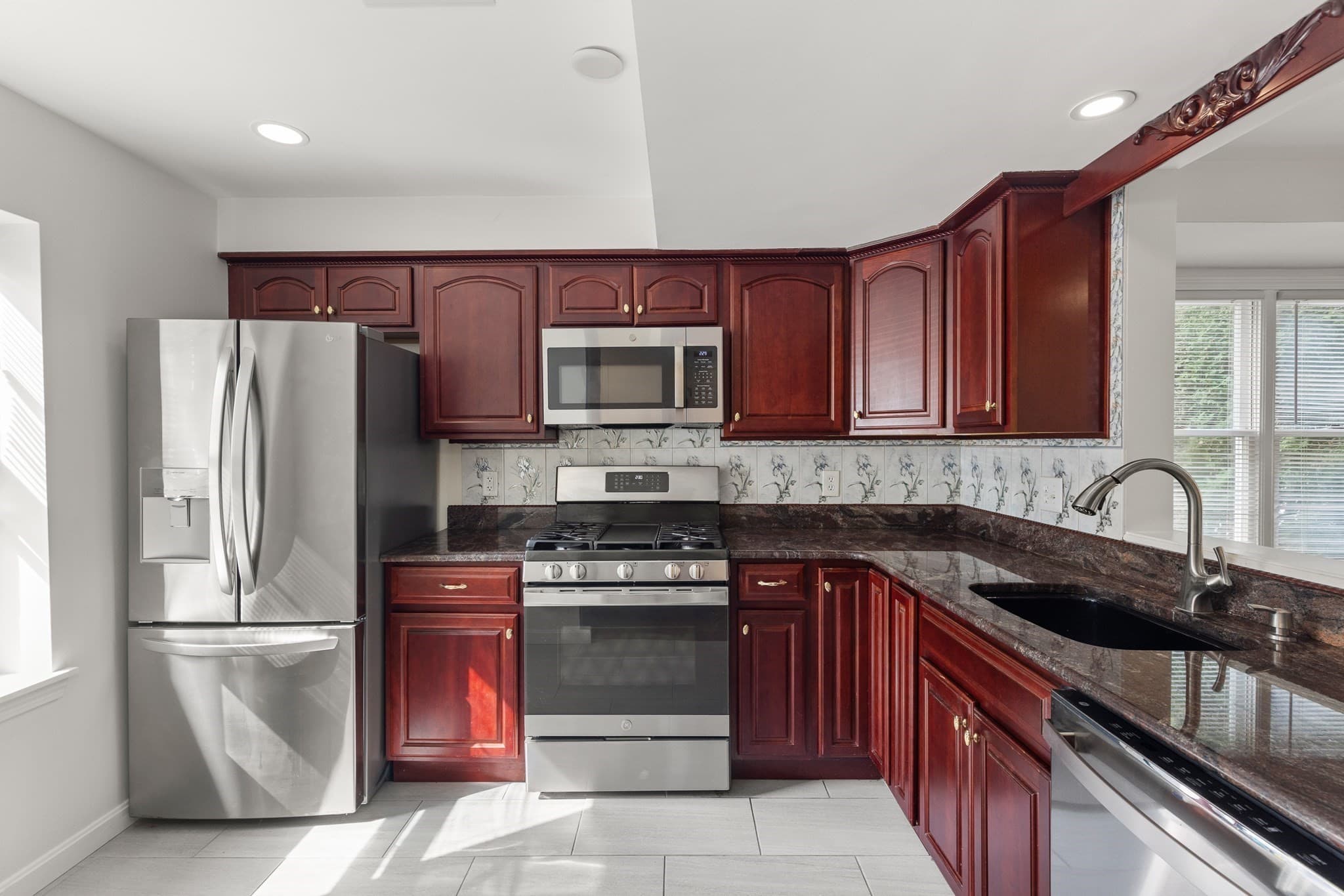 Condominium at 101 Brookline Way # 101, Rockland MA 02370, Rockland, photo 3 of 36