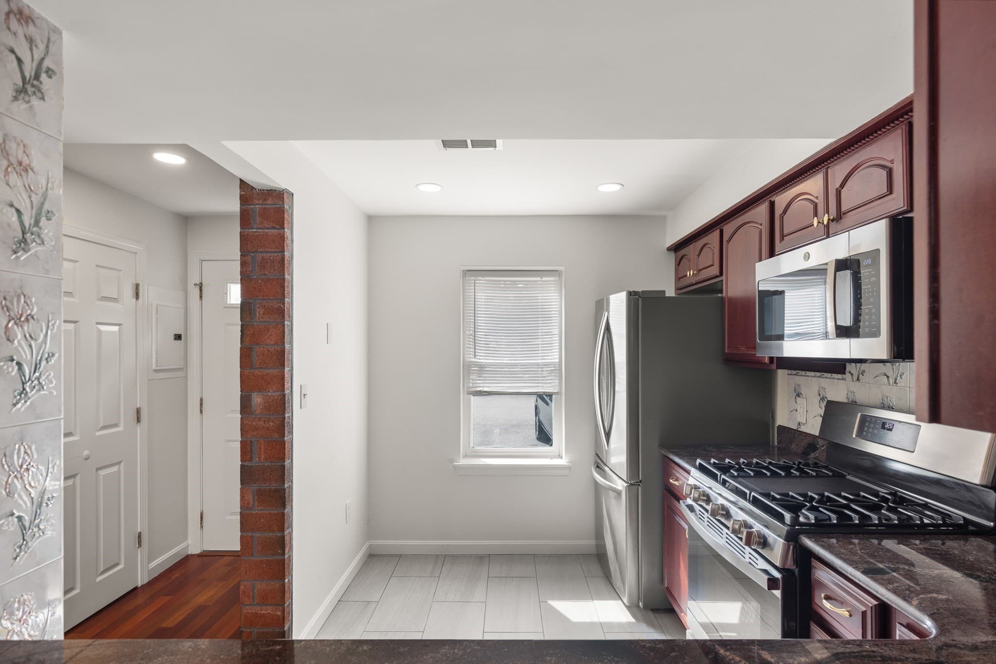 Condominium at 101 Brookline Way # 101, Rockland MA 02370, Rockland, photo 5 of 36