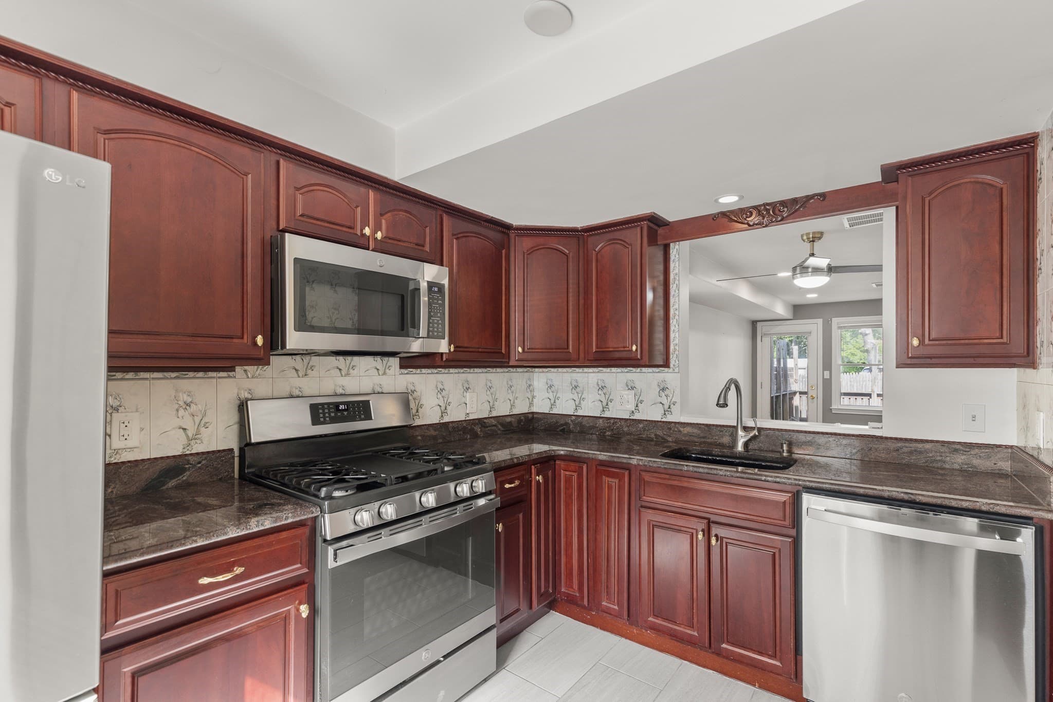 Condominium at 101 Brookline Way # 101, Rockland MA 02370, Rockland, photo 4 of 36