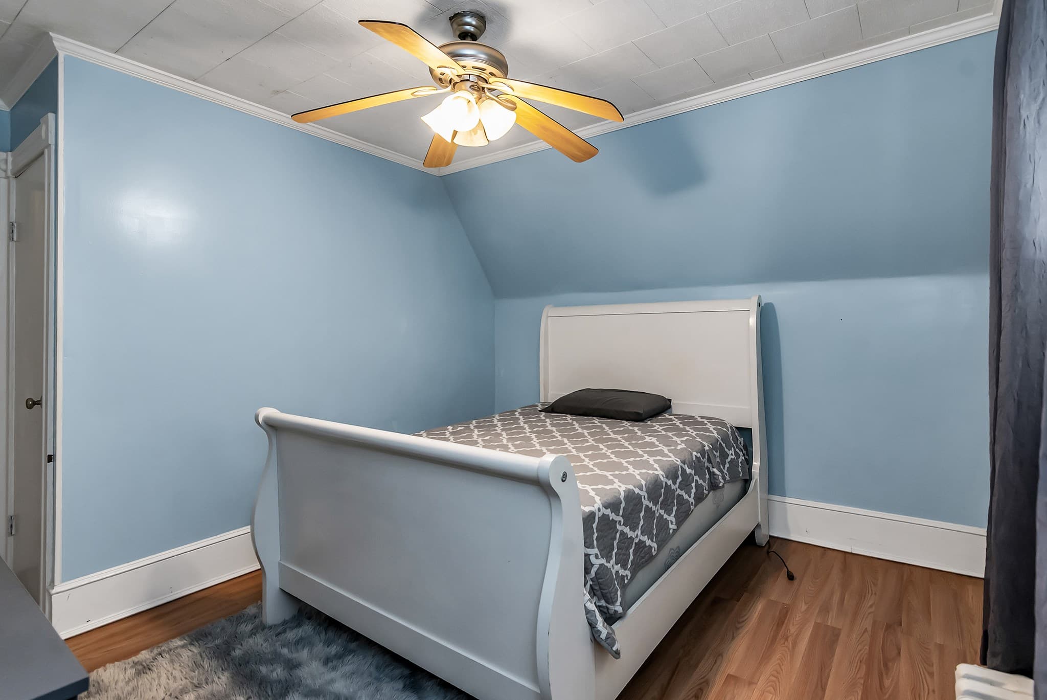 Single Family Residence at 100 Clover St, Worcester MA 01603, Worcester, photo 32 of 41