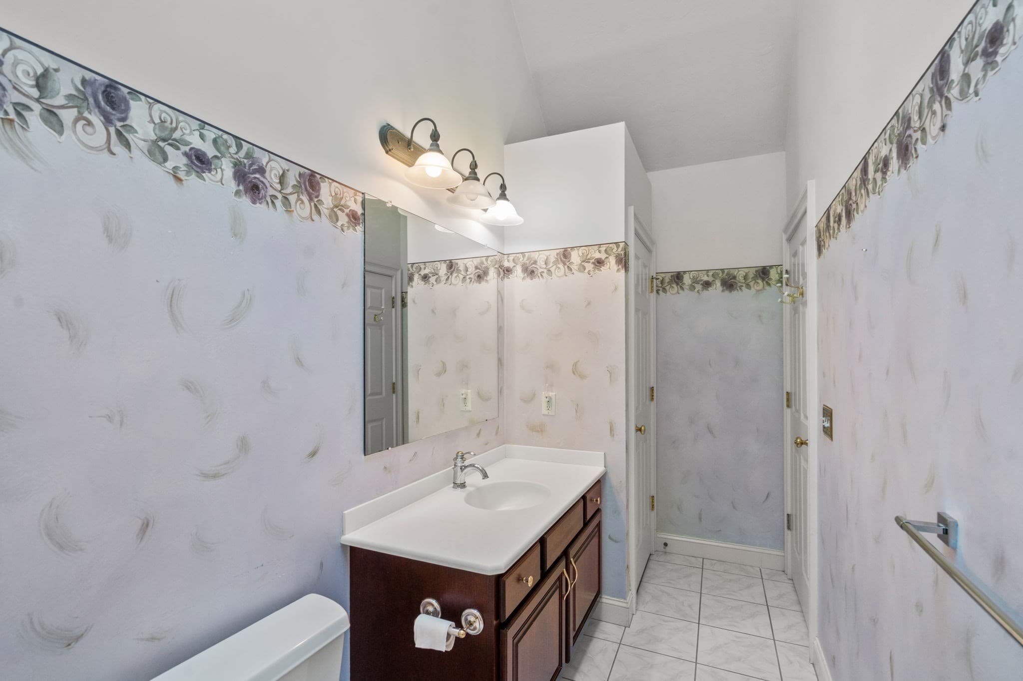 Single Family Residence at 34 Laurelwood Dr, Worcester MA 01605, Worcester, photo 27 of 39