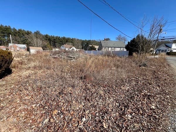 Residential at 68 Sabbatia Ln, Taunton MA 02780, Taunton, photo 6 of 16