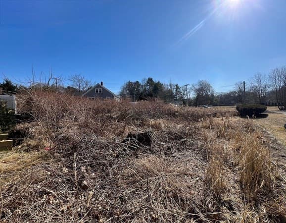 Residential at 68 Sabbatia Ln, Taunton MA 02780, Taunton, photo 4 of 16