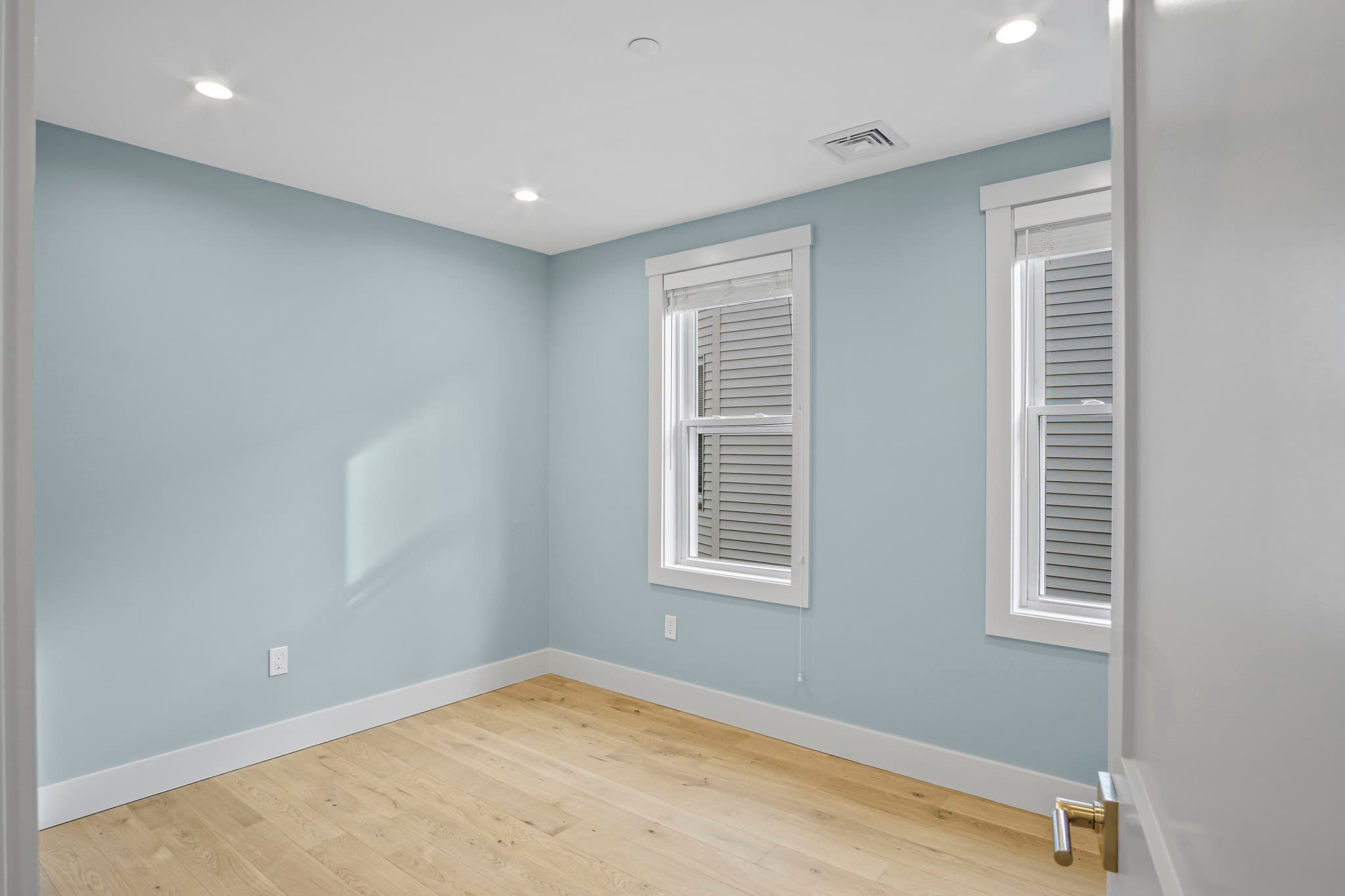 3 Family at 26 Crescent Ave, Boston MA 02125, Boston, photo 15 of 22