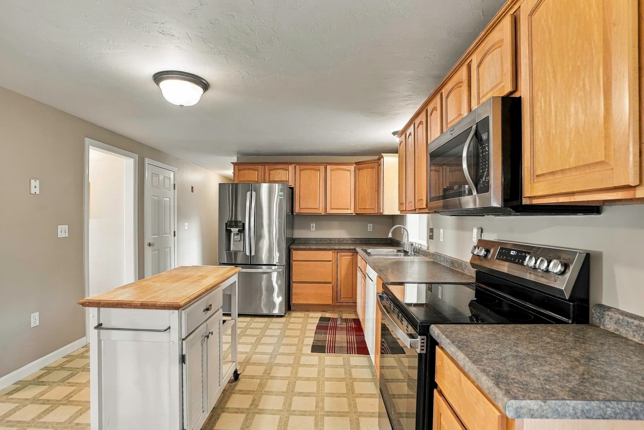 Single Family Residence at 21 Lyons Rd, Dudley MA 01571, Dudley, photo 13 of 39