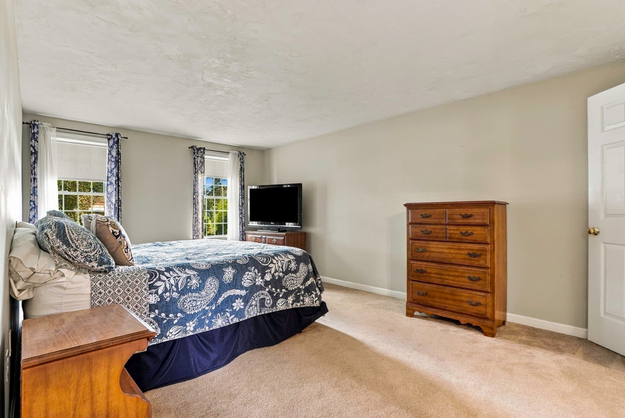 Single Family Residence at 21 Lyons Rd, Dudley MA 01571, Dudley, photo 24 of 39
