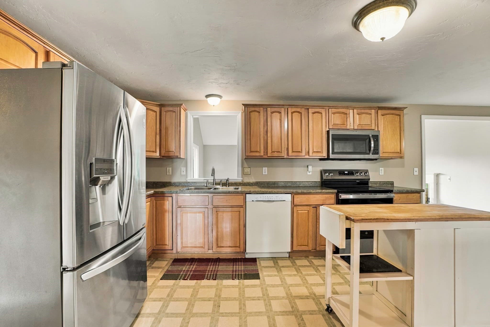 Single Family Residence at 21 Lyons Rd, Dudley MA 01571, Dudley, photo 10 of 39