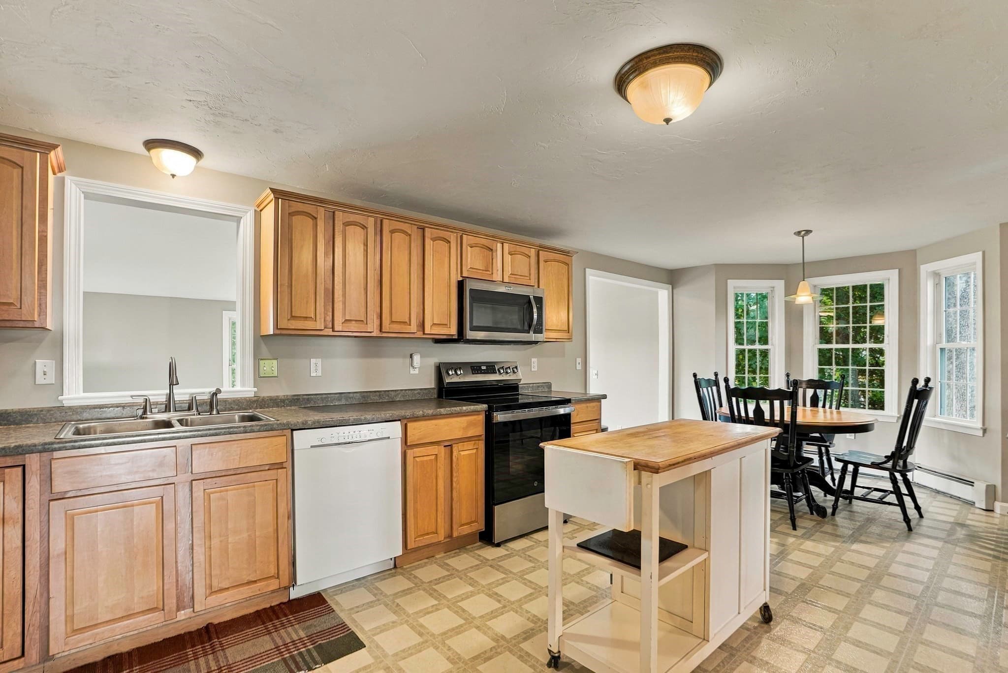 Single Family Residence at 21 Lyons Rd, Dudley MA 01571, Dudley, photo 11 of 39