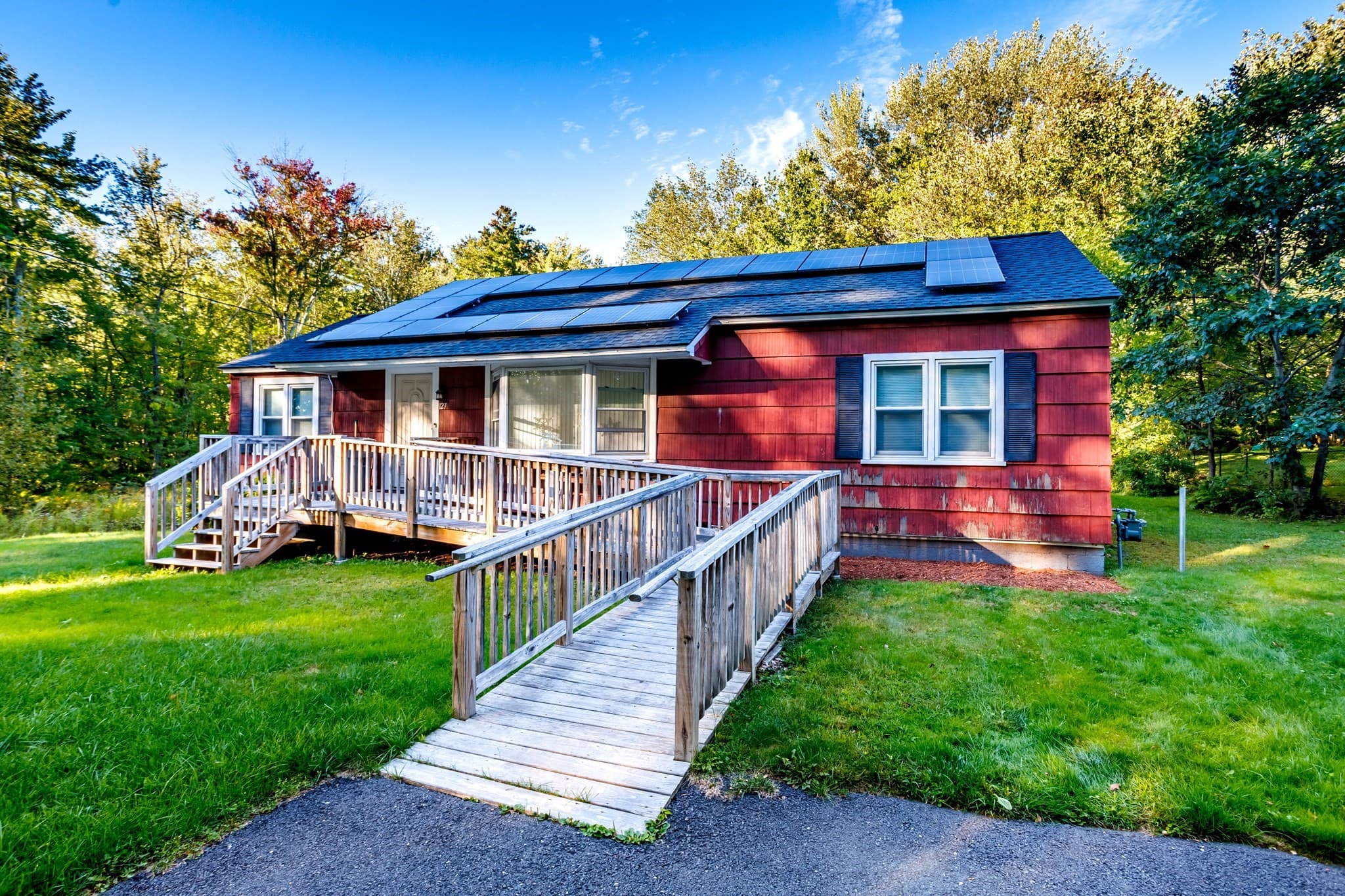 Single Family Residence at 127 Pleasant St, Lunenburg MA 01462, Lunenburg, photo 2 of 26