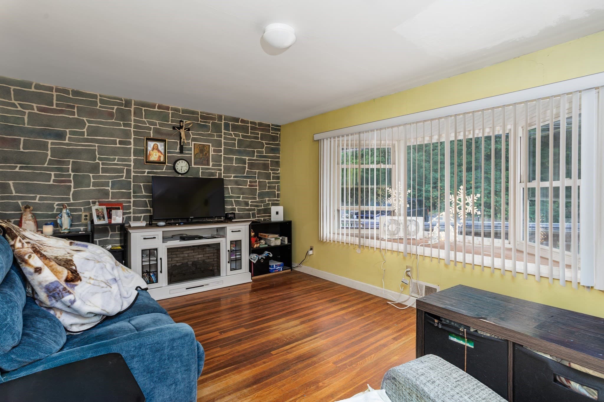 Single Family Residence at 127 Pleasant St, Lunenburg MA 01462, Lunenburg, photo 20 of 26