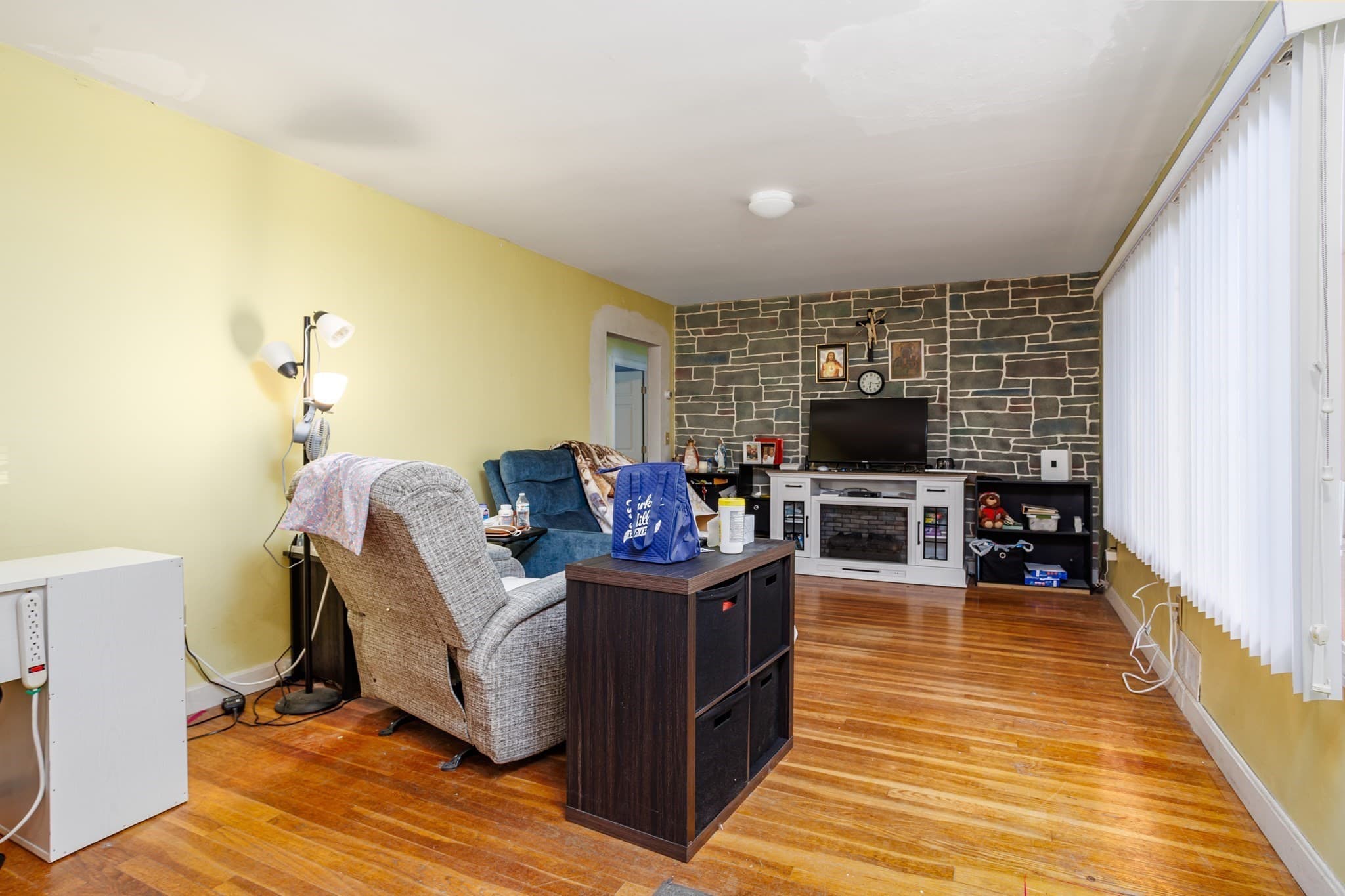 Single Family Residence at 127 Pleasant St, Lunenburg MA 01462, Lunenburg, photo 24 of 26
