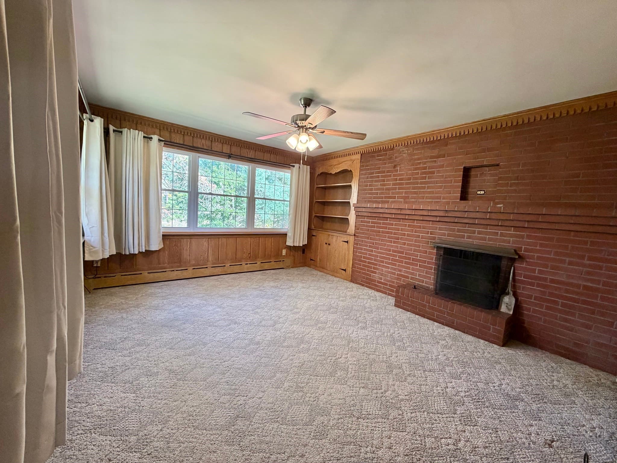 Single Family Residence at 400 Shearer St, Palmer MA 01069, Palmer, photo 5 of 42