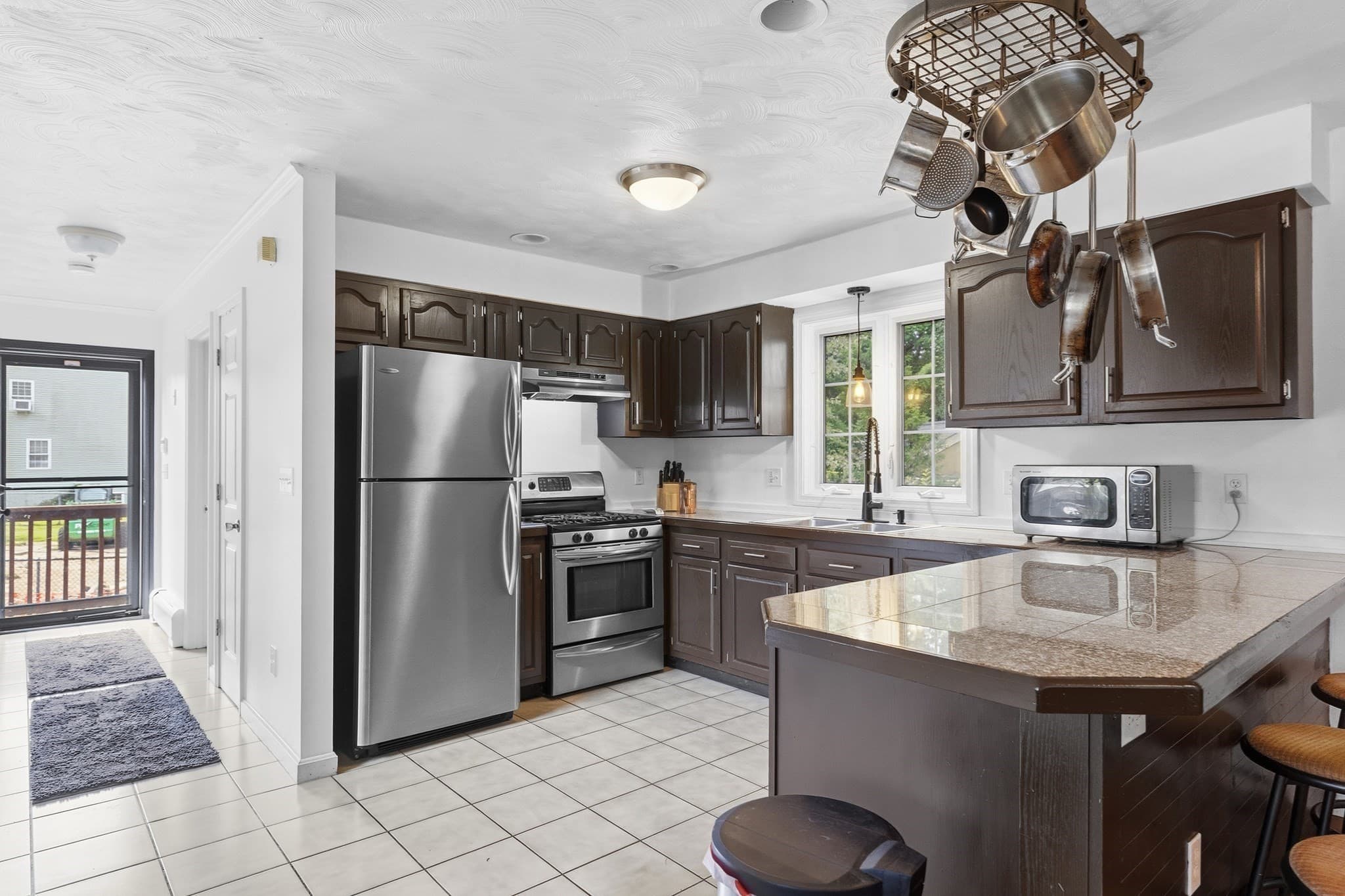 Single Family Residence at 777 New Plainville Rd, New Bedford MA 02745, New Bedford, photo 7 of 38
