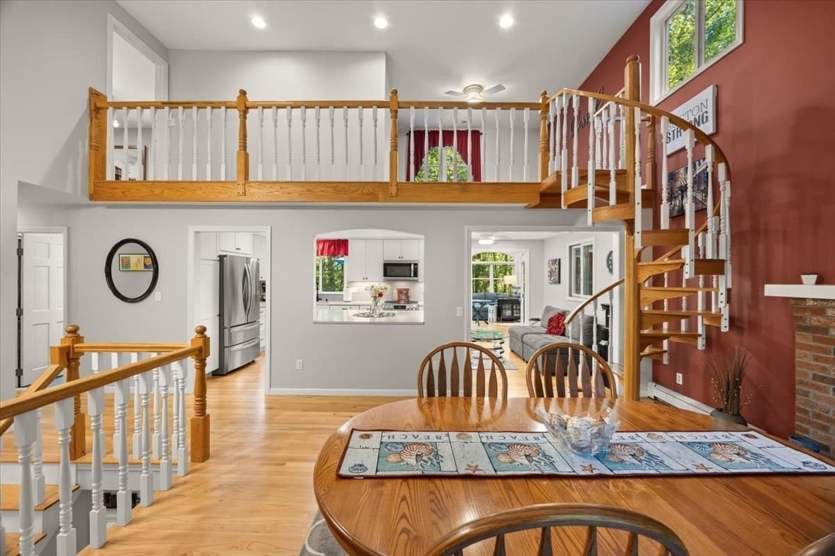 Single Family Residence at 3 Woodland Dr, Easton MA 02375, Easton, photo 5 of 42