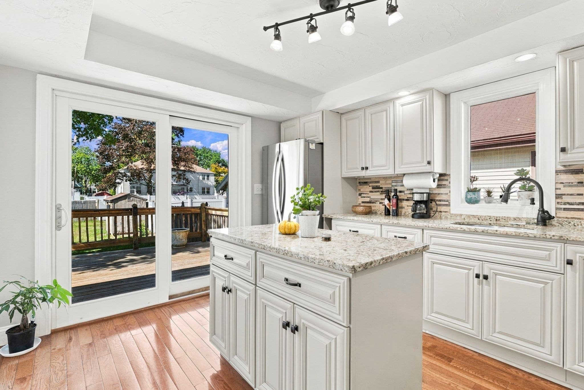 Single Family Residence at 34 Baxter Ave, Quincy MA 02169, Quincy, photo 3 of 16