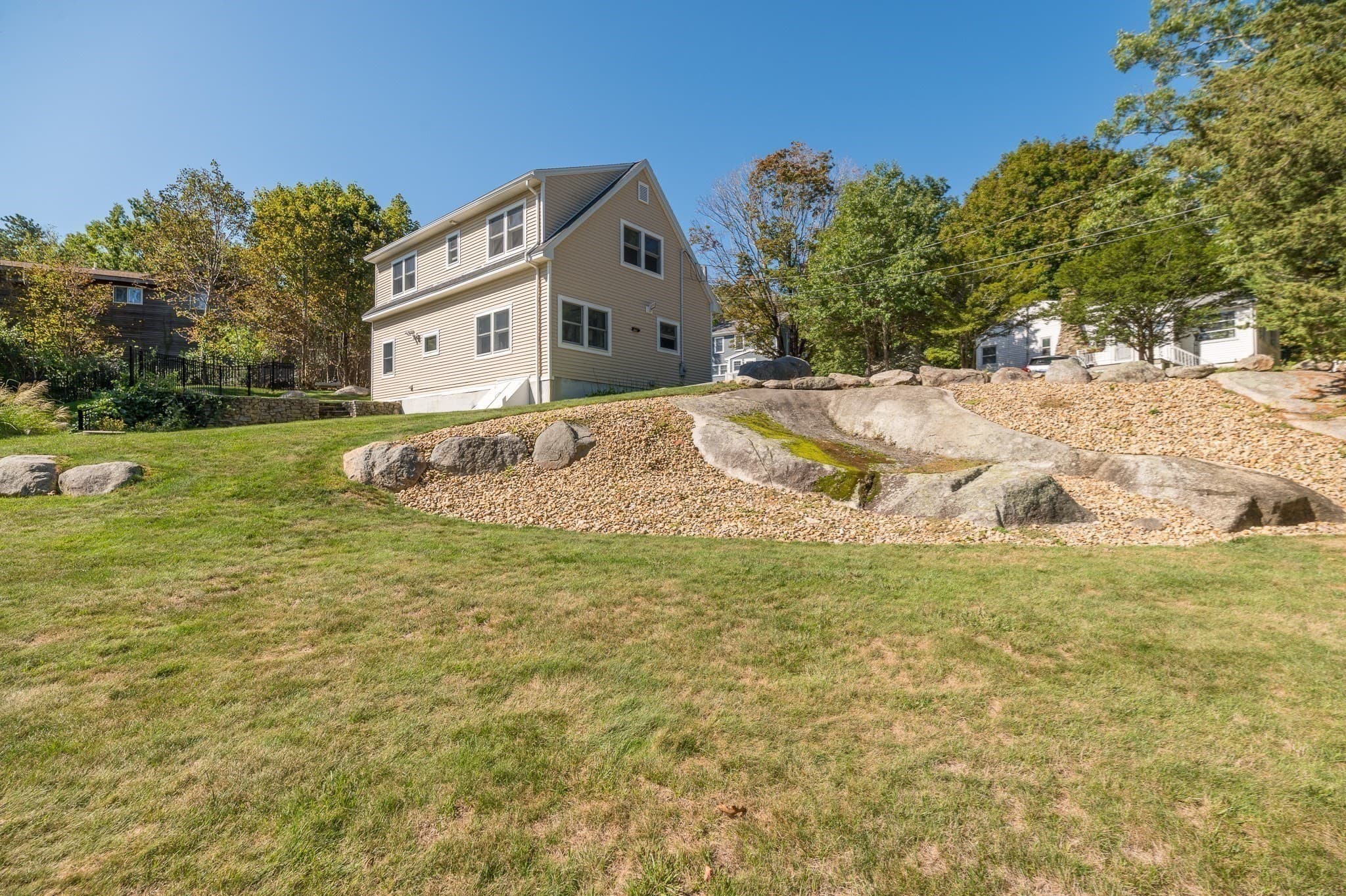 Single Family Residence at 2 Hunter Road, Gloucester MA 01930, Gloucester, photo 5 of 25