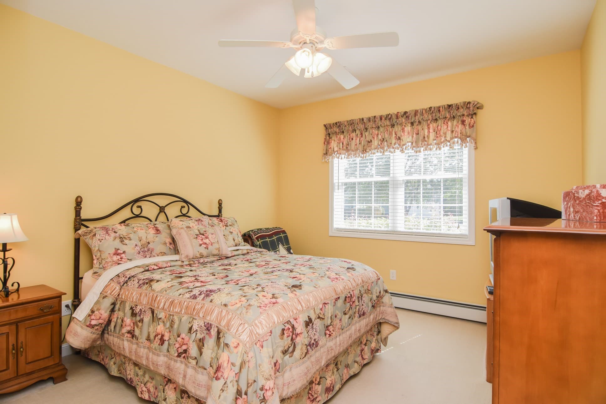 Condominium at 5 Village Ln # 5, Methuen MA 01844, Methuen, photo 6 of 38