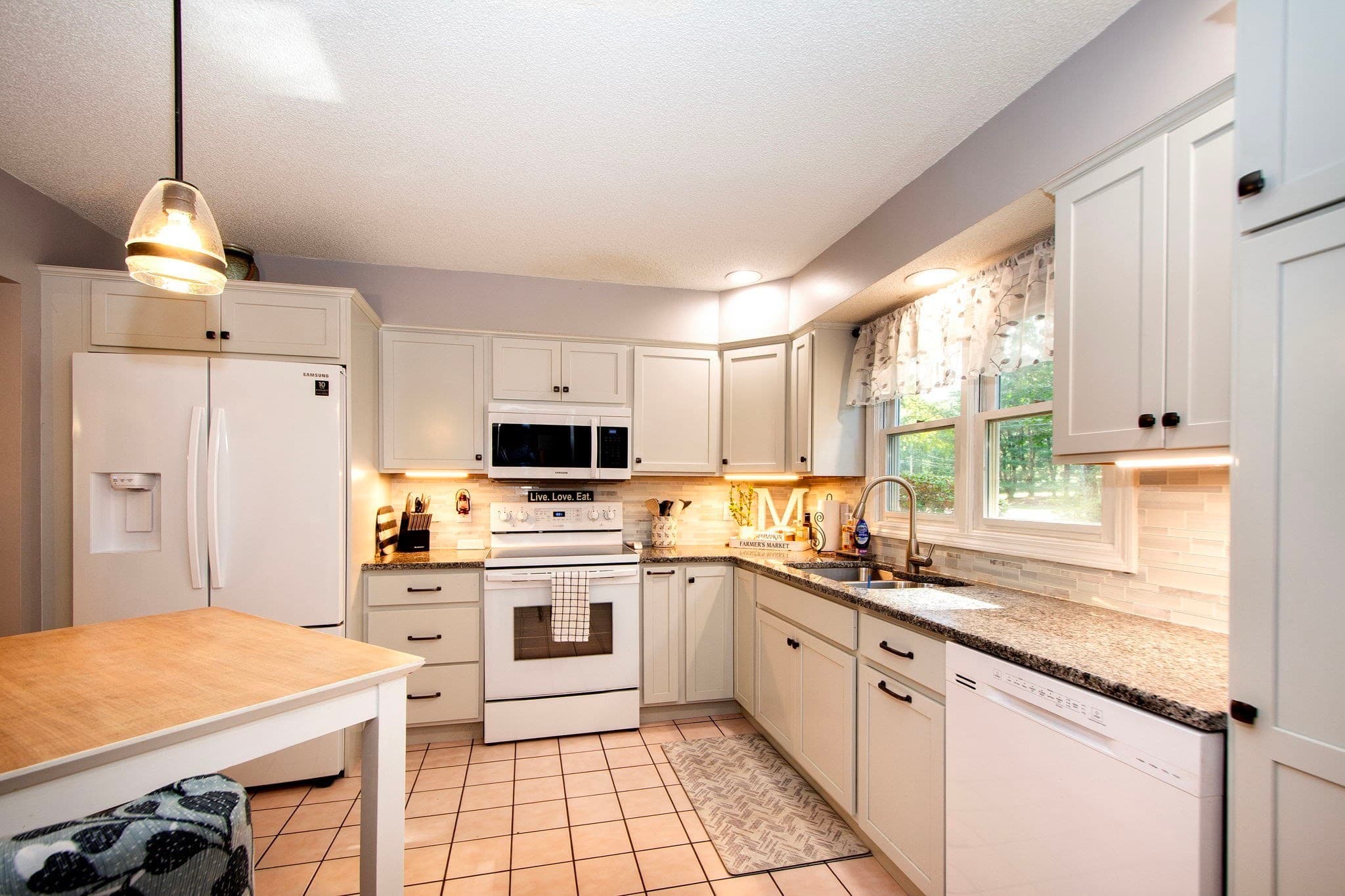 Condominium at 33 Ashley Ln # 33, Middleboro MA 02346, Middleboro, photo 9 of 37
