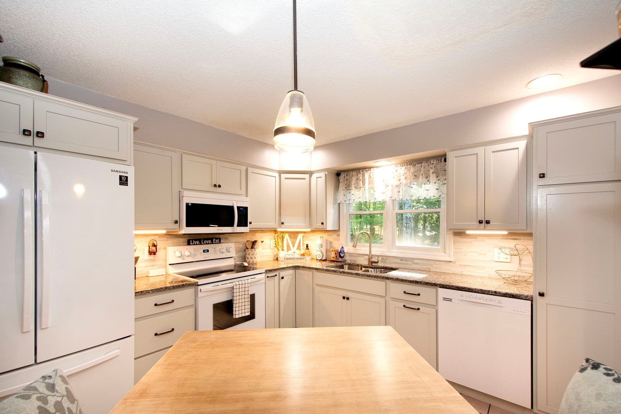 Condominium at 33 Ashley Ln # 33, Middleboro MA 02346, Middleboro, photo 10 of 37