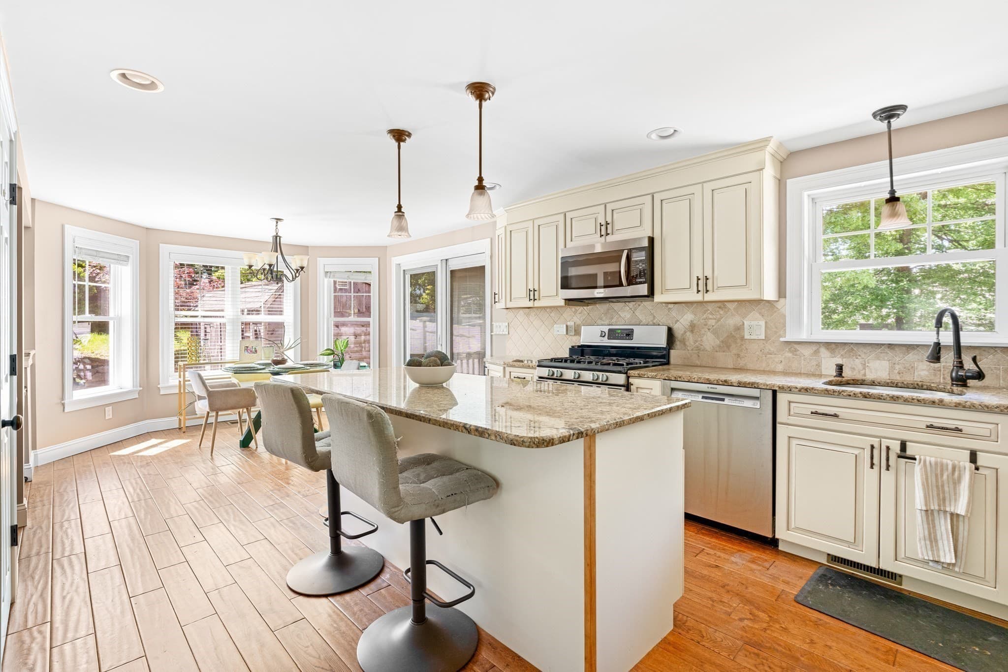 Single Family Residence at 11 Woodbury Rd, Billerica MA 01821, Billerica, photo 3 of 34