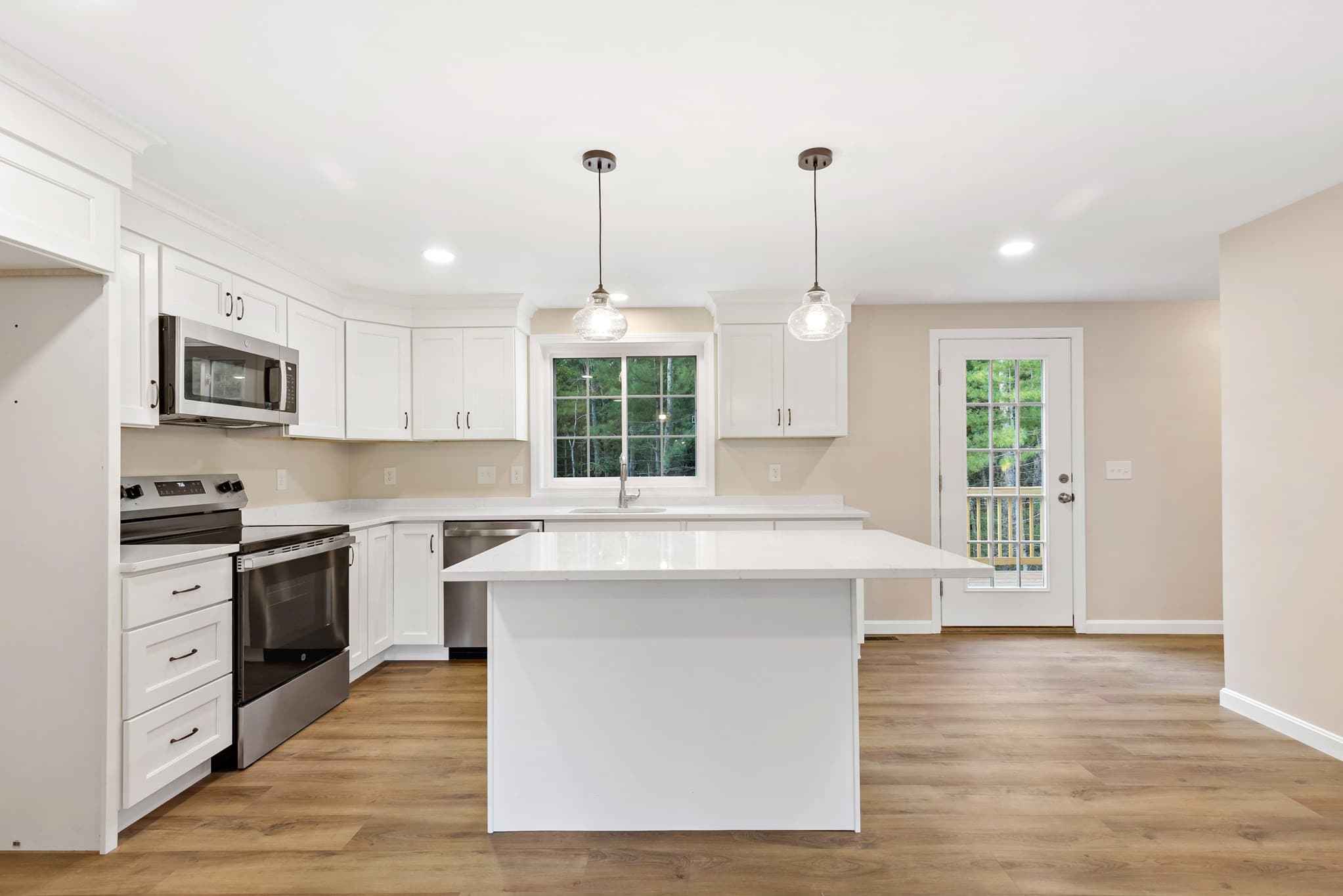 Single Family Residence at 4 Lady Bug Ln, Plymouth MA 02360, Plymouth, photo 12 of 29