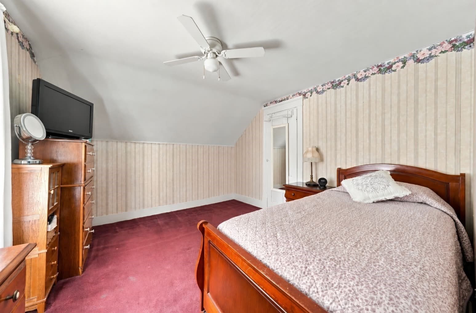 Single Family Residence at 326 Cedar St, New Bedford MA 02740, New Bedford, photo 17 of 28
