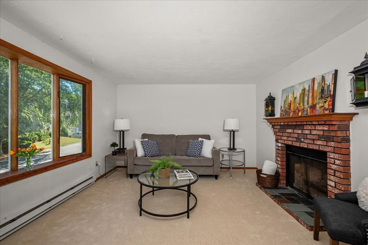 Condominium at 40 Lexington Road # 40, Millbury MA 01527, Millbury, photo 2 of 31