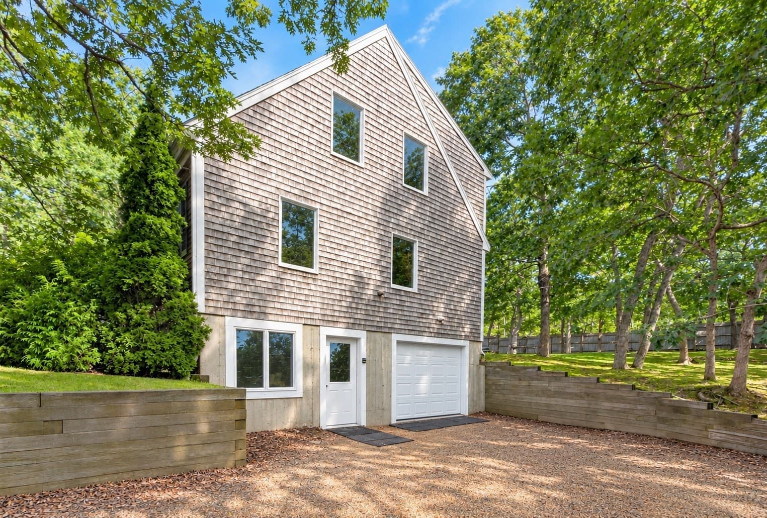 Multi Family at 4 Farm Way, Edgartown MA 02539, photo 2 of 22