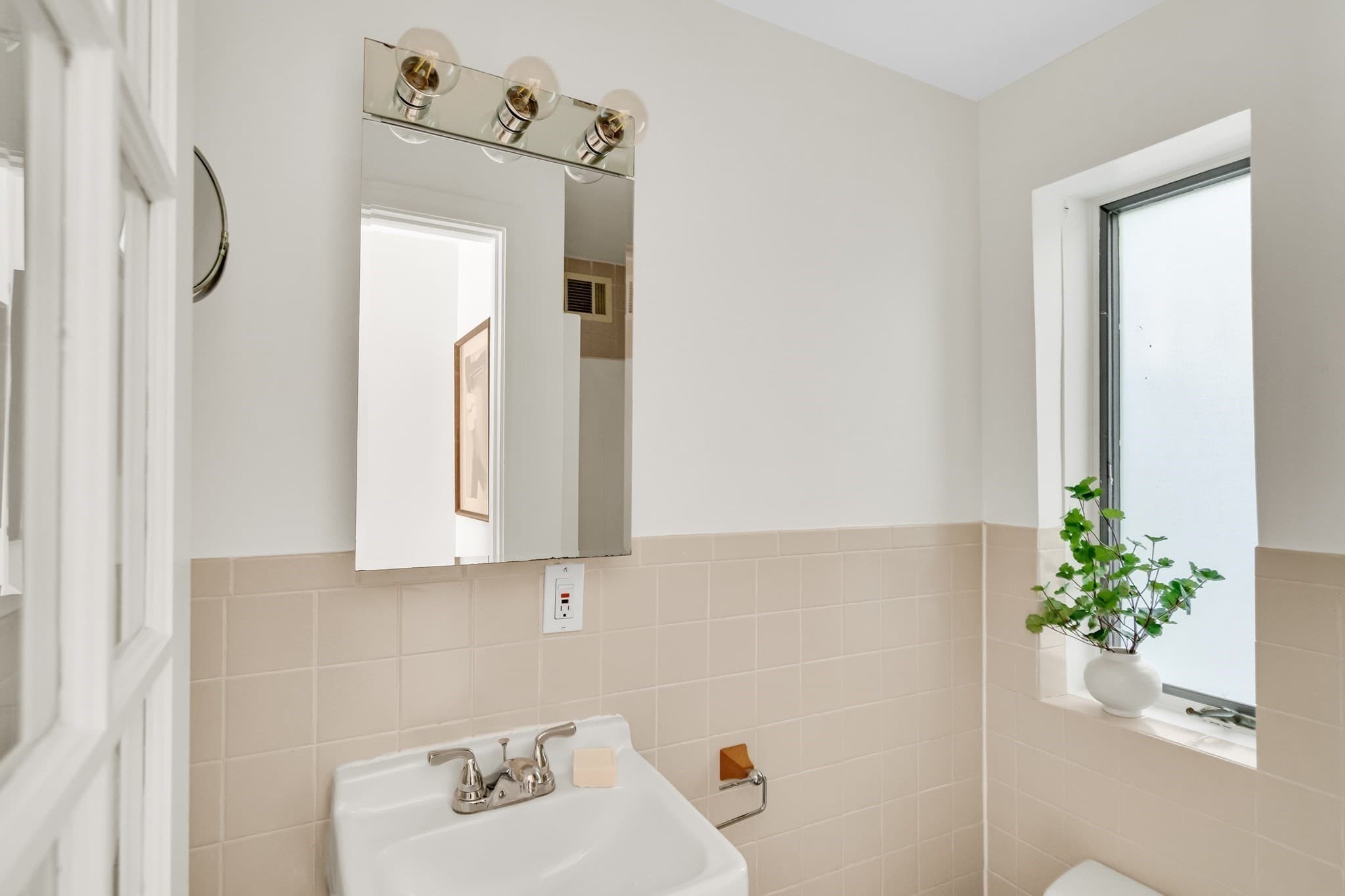 Single Family Residence at 47-15 Cogswell Ave, Cambridge MA 02140, Cambridge, photo 23 of 29