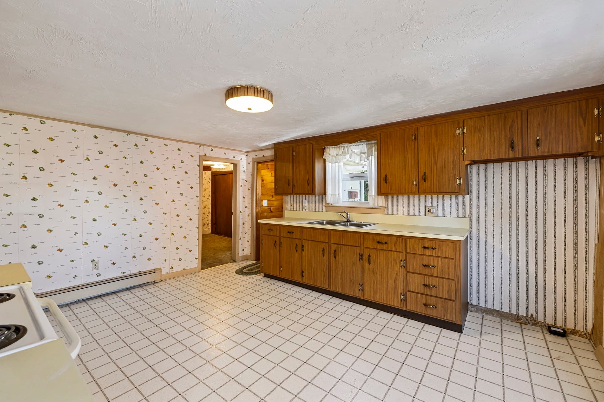 Single Family Residence at 11 Prospect St, Spencer MA 01562, Spencer, photo 17 of 28