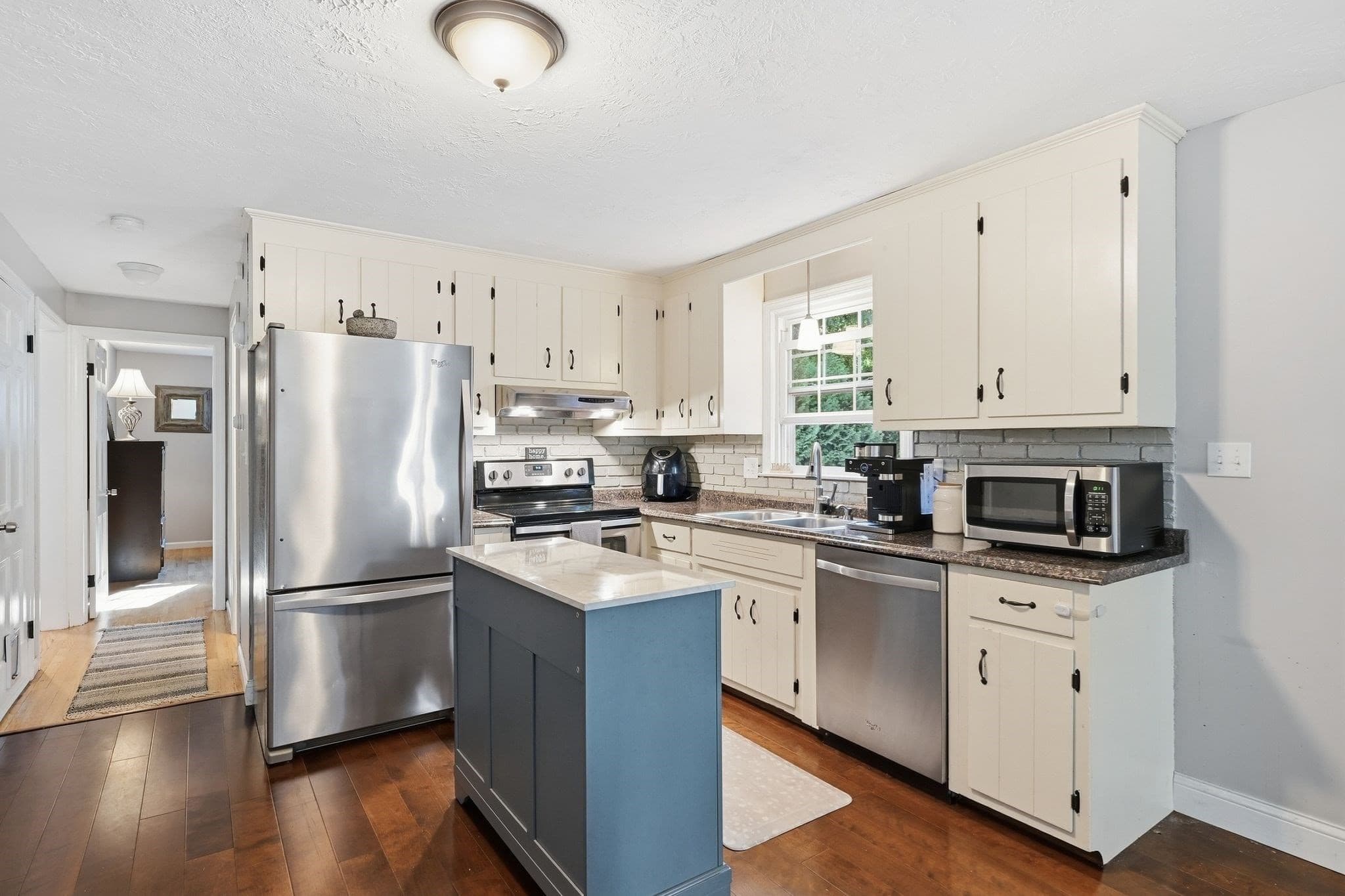 Single Family Residence at 106 Northridge Rd, Westfield MA 01085, Westfield, photo 6 of 32