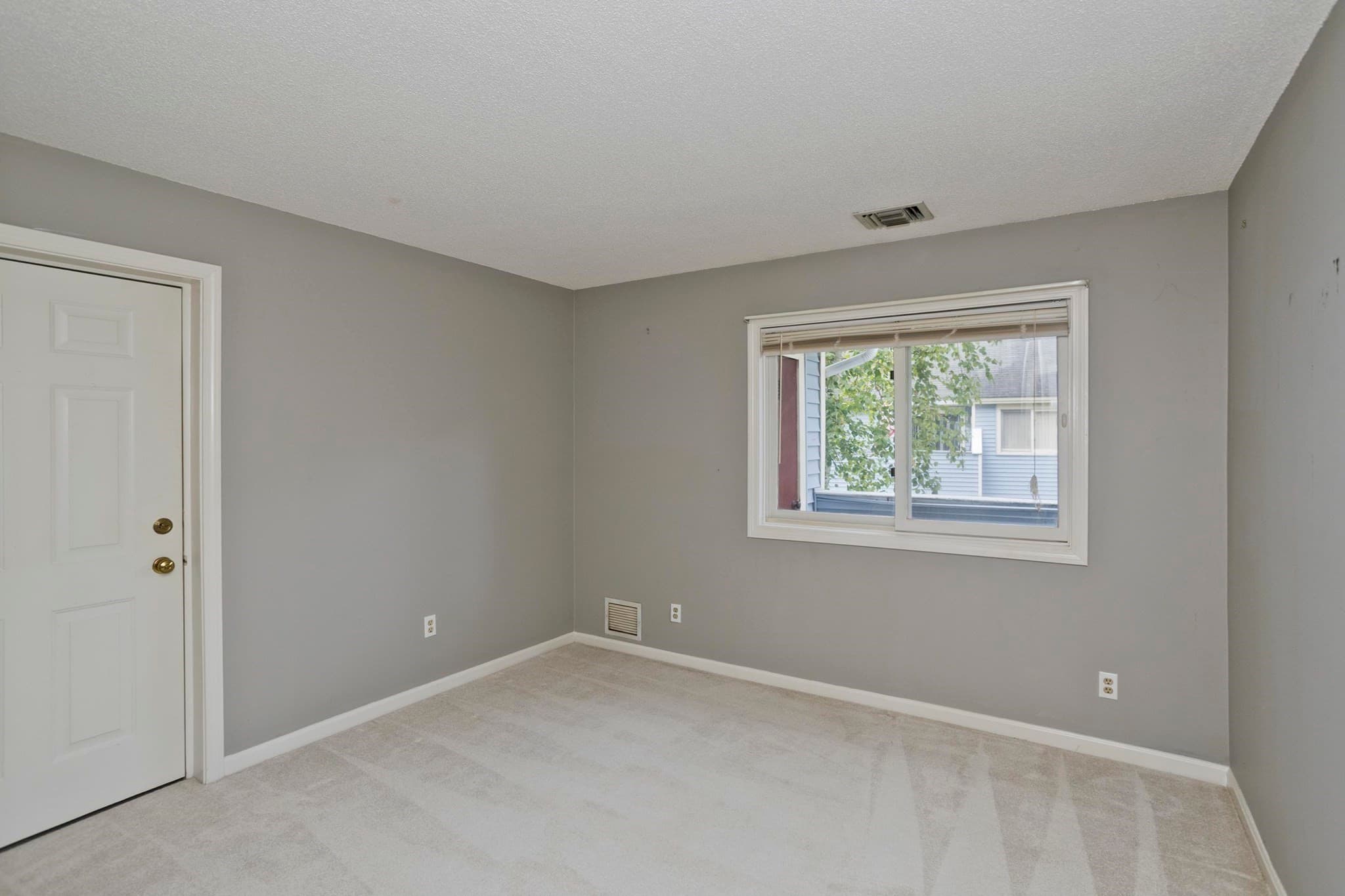 Condominium at 551 Nassau Dr # 551, Springfield MA 01129, Springfield, photo 16 of 19