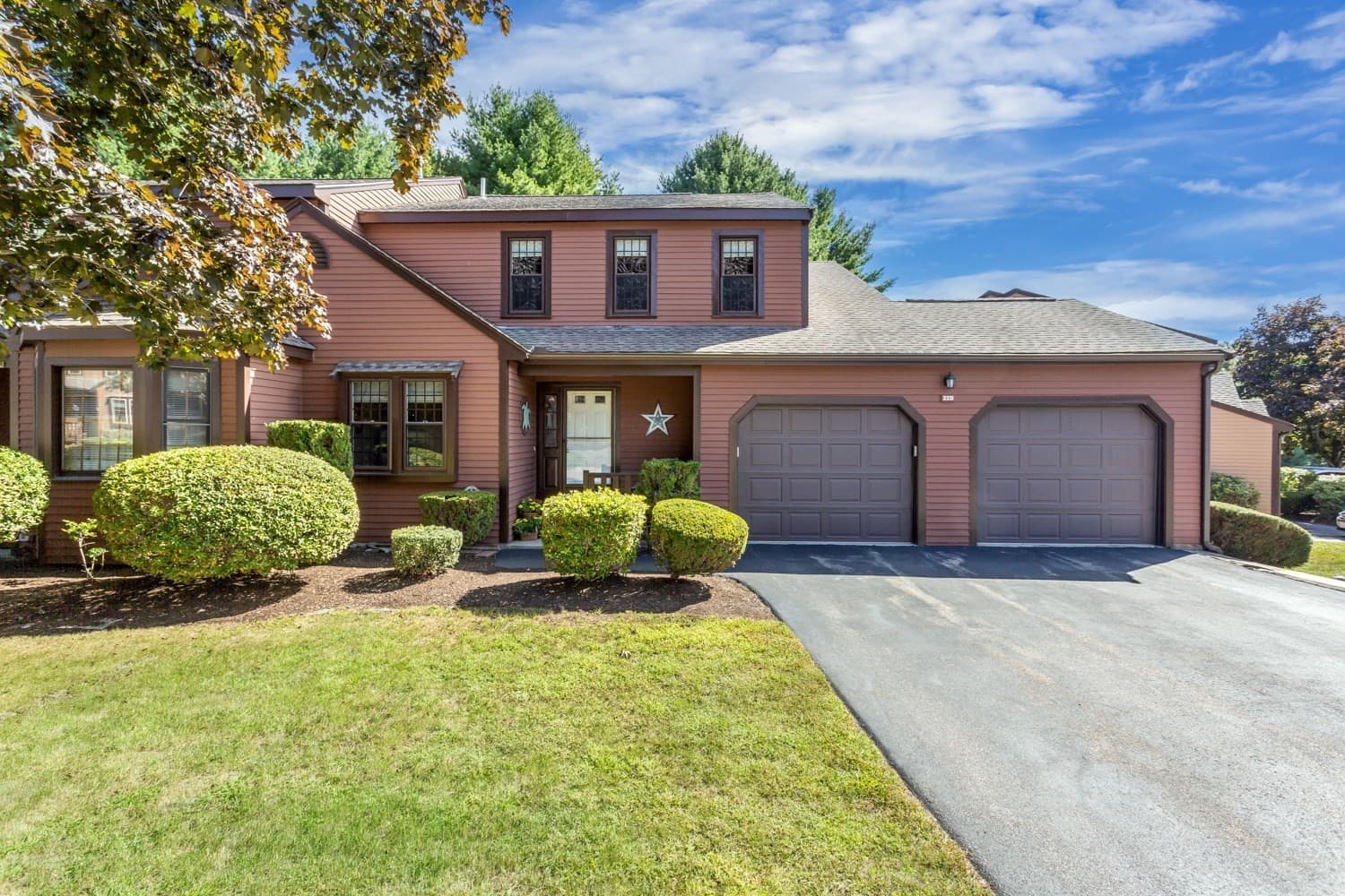 22 Hawthorne Vlg # D, Franklin MA 02038