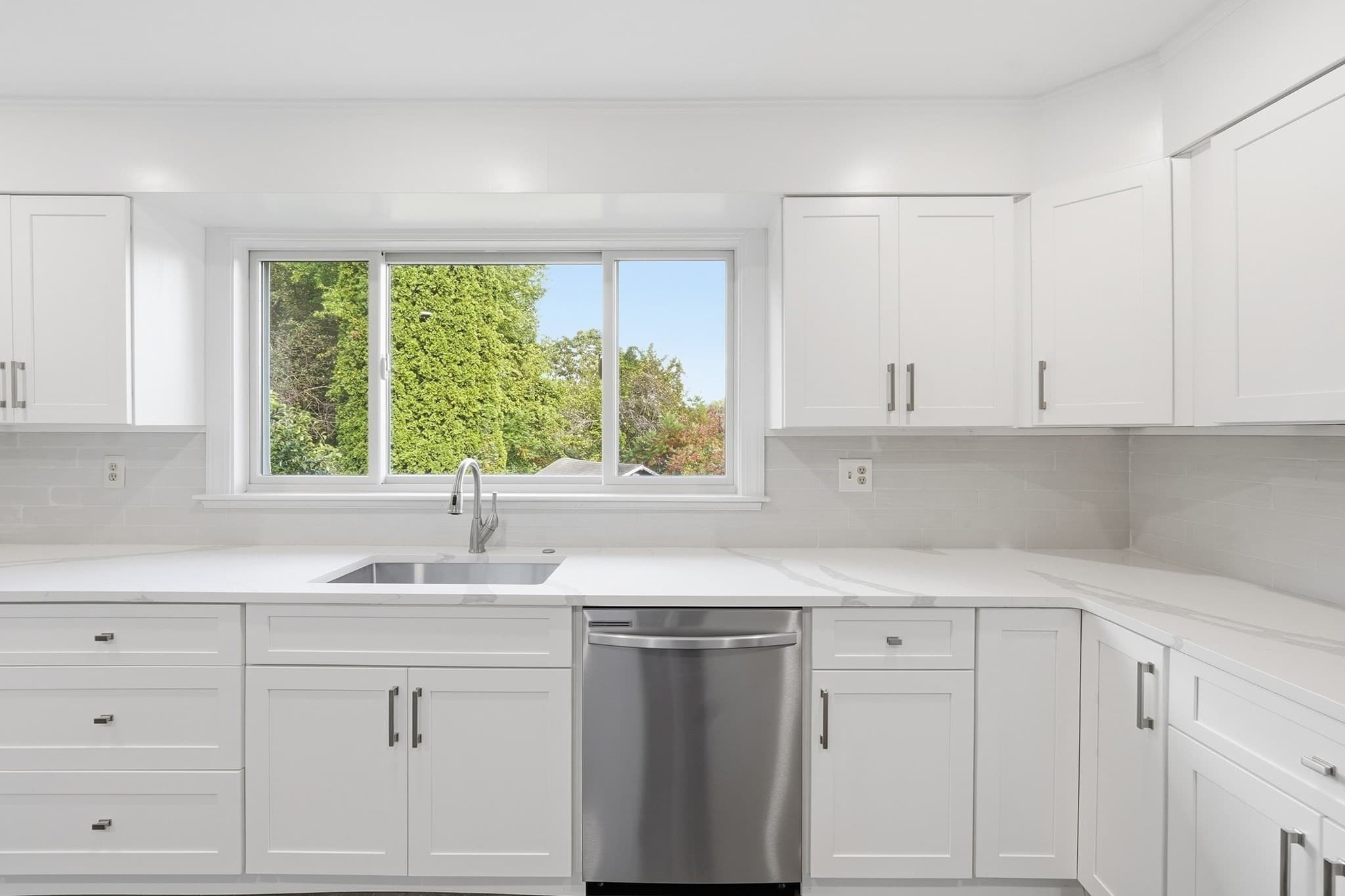 Single Family Residence at 107 South St, East Brookfield MA 01515, East Brookfield, photo 13 of 40