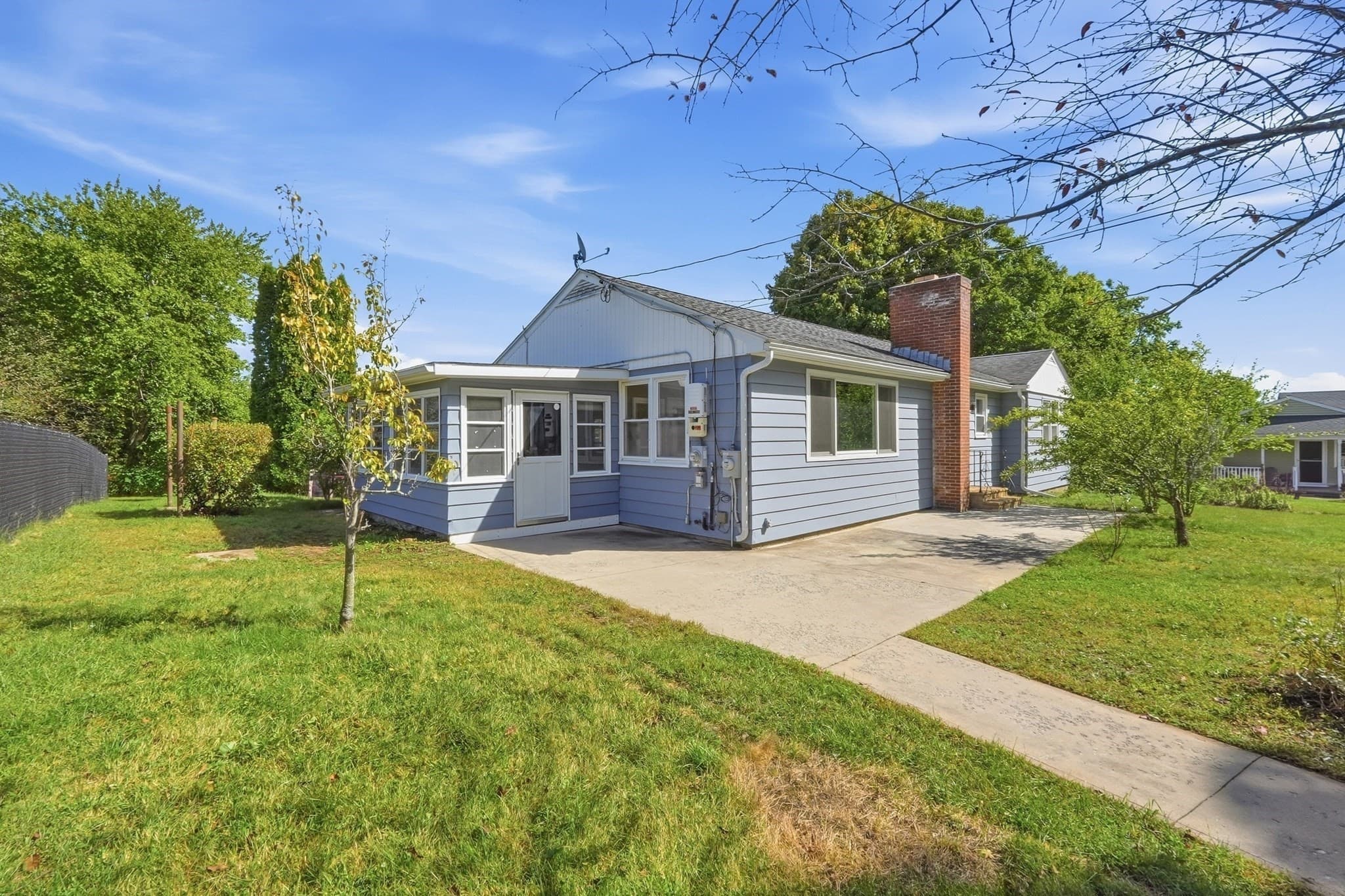 Single Family Residence at 107 South St, East Brookfield MA 01515, East Brookfield, photo 3 of 40