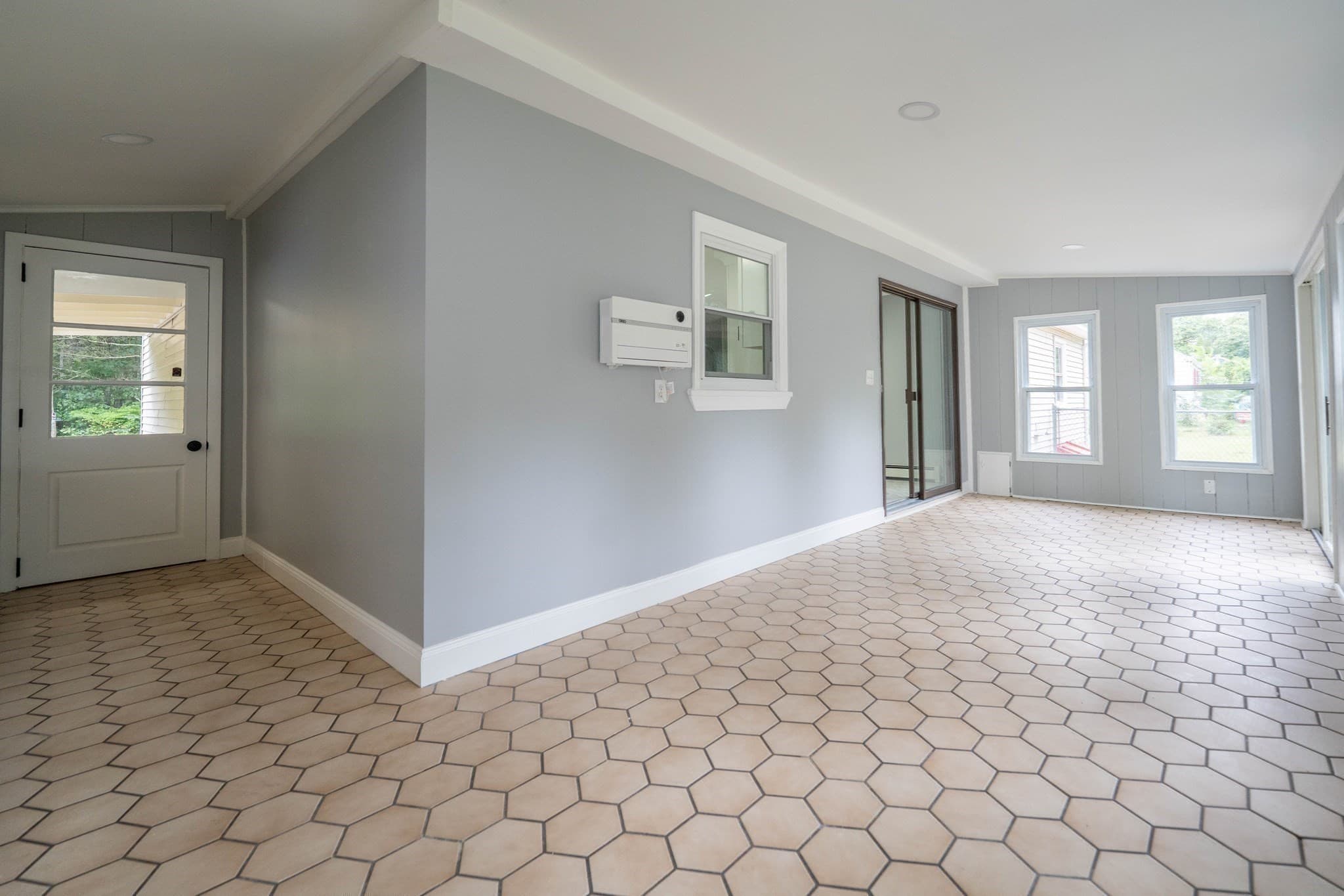 Single Family Residence at 12 Melrose Ave, Dartmouth MA 02747, Dartmouth, photo 12 of 25